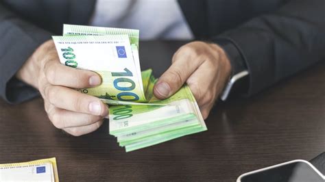 $6000 to euro.